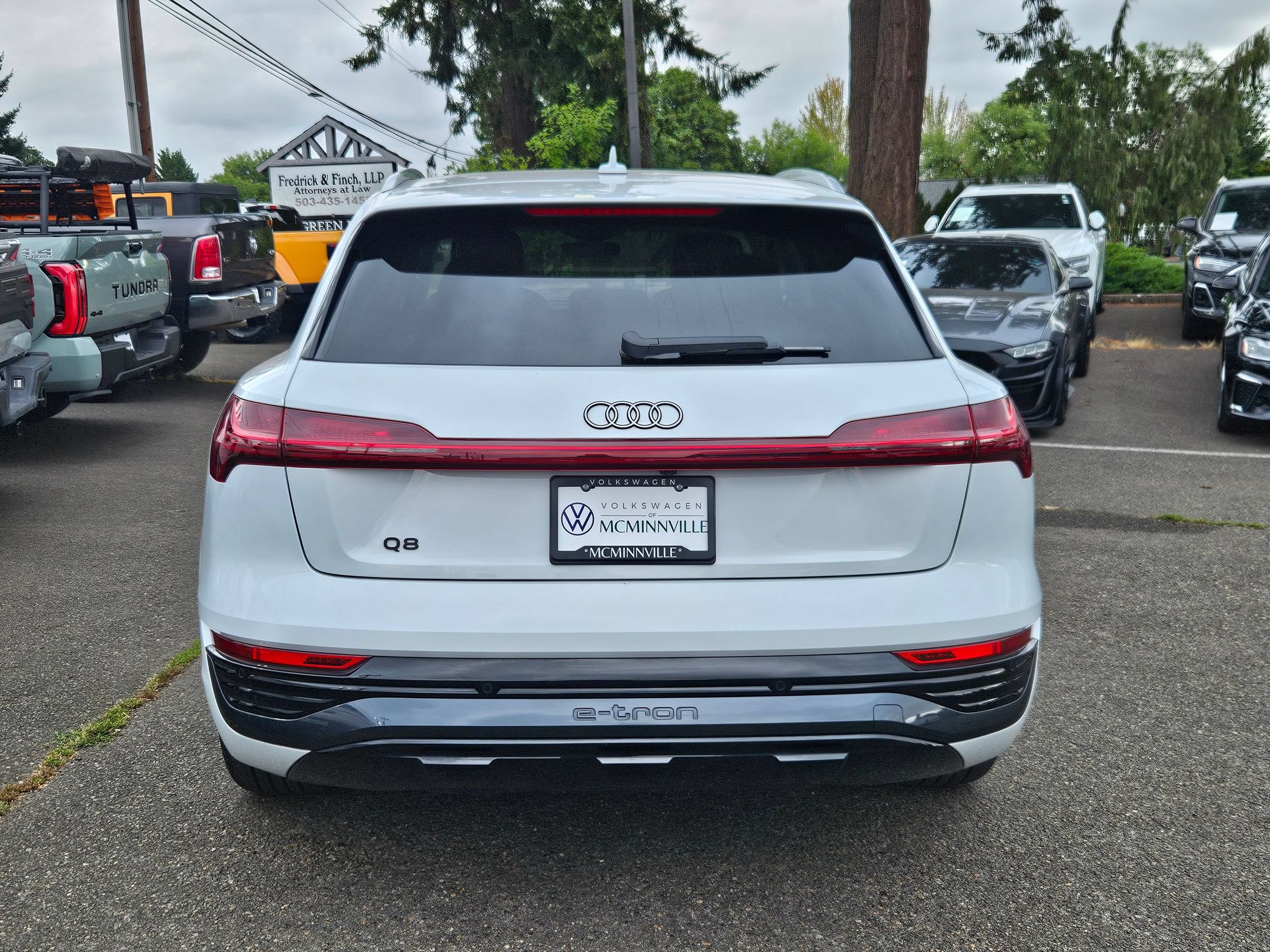 Used 2024 Audi Q8 e-tron Premium Plus w/ Premium Plus Package AWD/4WD image 4