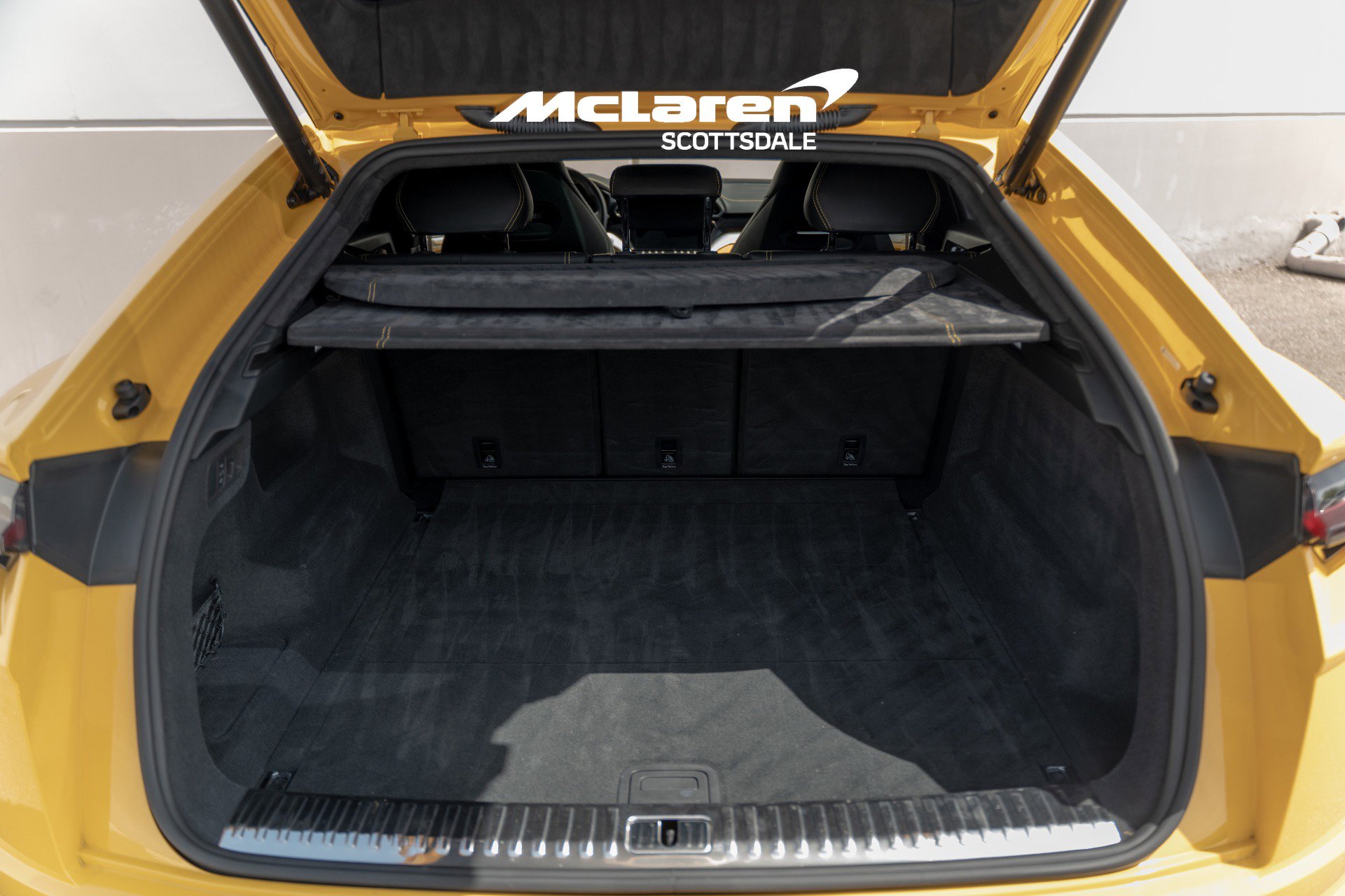 Used 2021 Lamborghini Urus AWD/4WD image 33