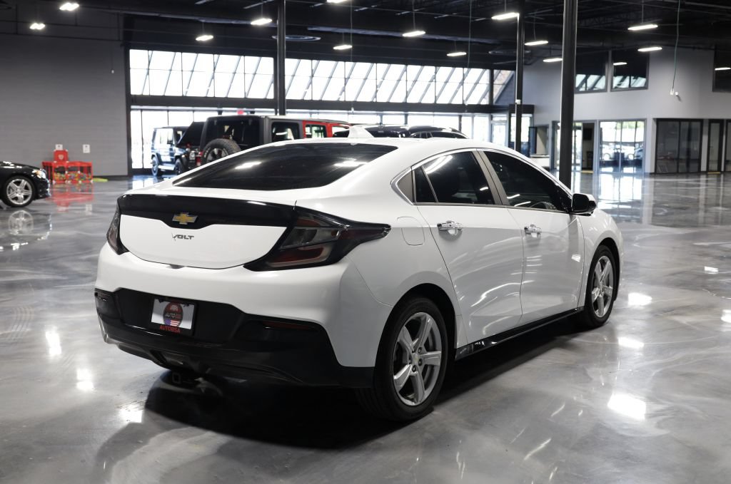 Used 2018 Chevrolet Volt LT w/ Comfort Package FWD image 7