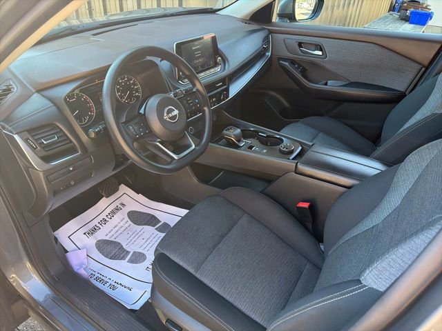 Used 2023 Nissan Rogue SV image 9
