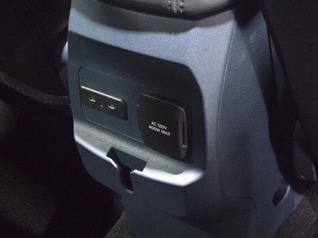 New 2025 Ford Maverick XLT w/ XLT Luxury Package image 11