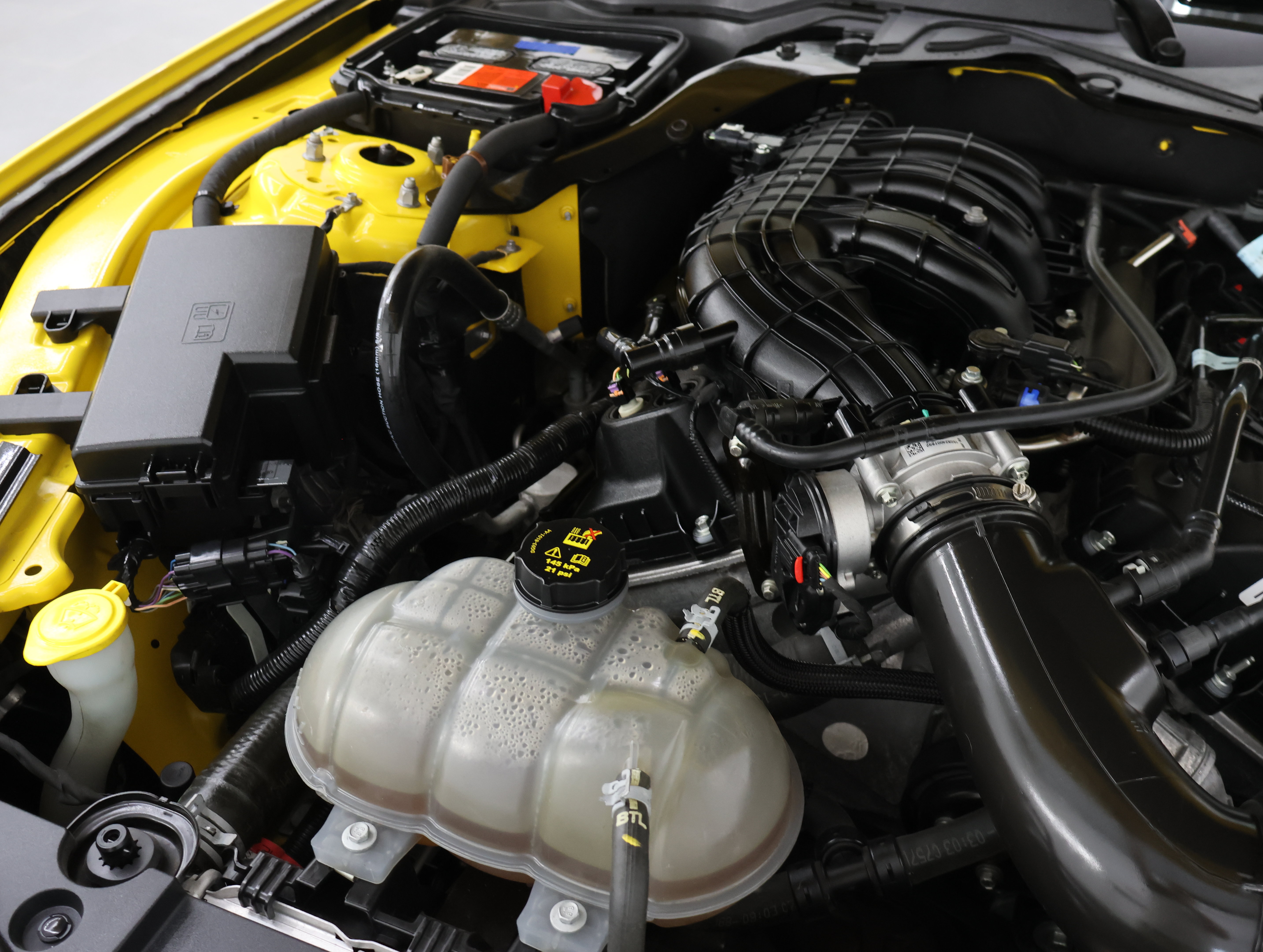 Used 2016 Ford Mustang Convertible w/ Equipment Group 051A RWD image 18