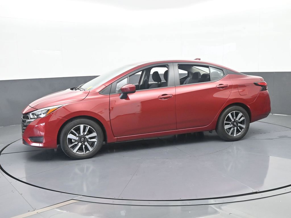 Used 2025 Nissan Versa SV image 2