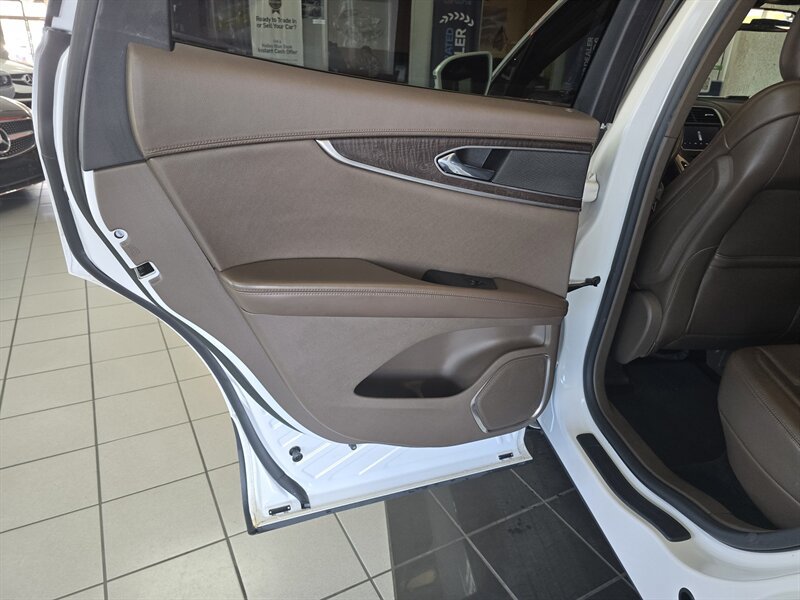 Used 2016 Lincoln MKX Reserve w/ Driver Assistance Package AWD/4WD image 11