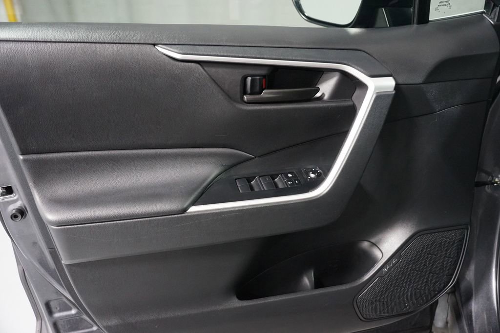 Used 2024 Toyota RAV4 LE image 28