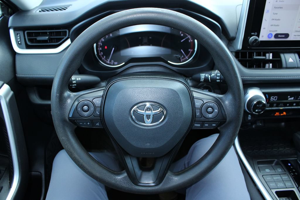 Used 2023 Toyota RAV4 XLE AWD/4WD image 30