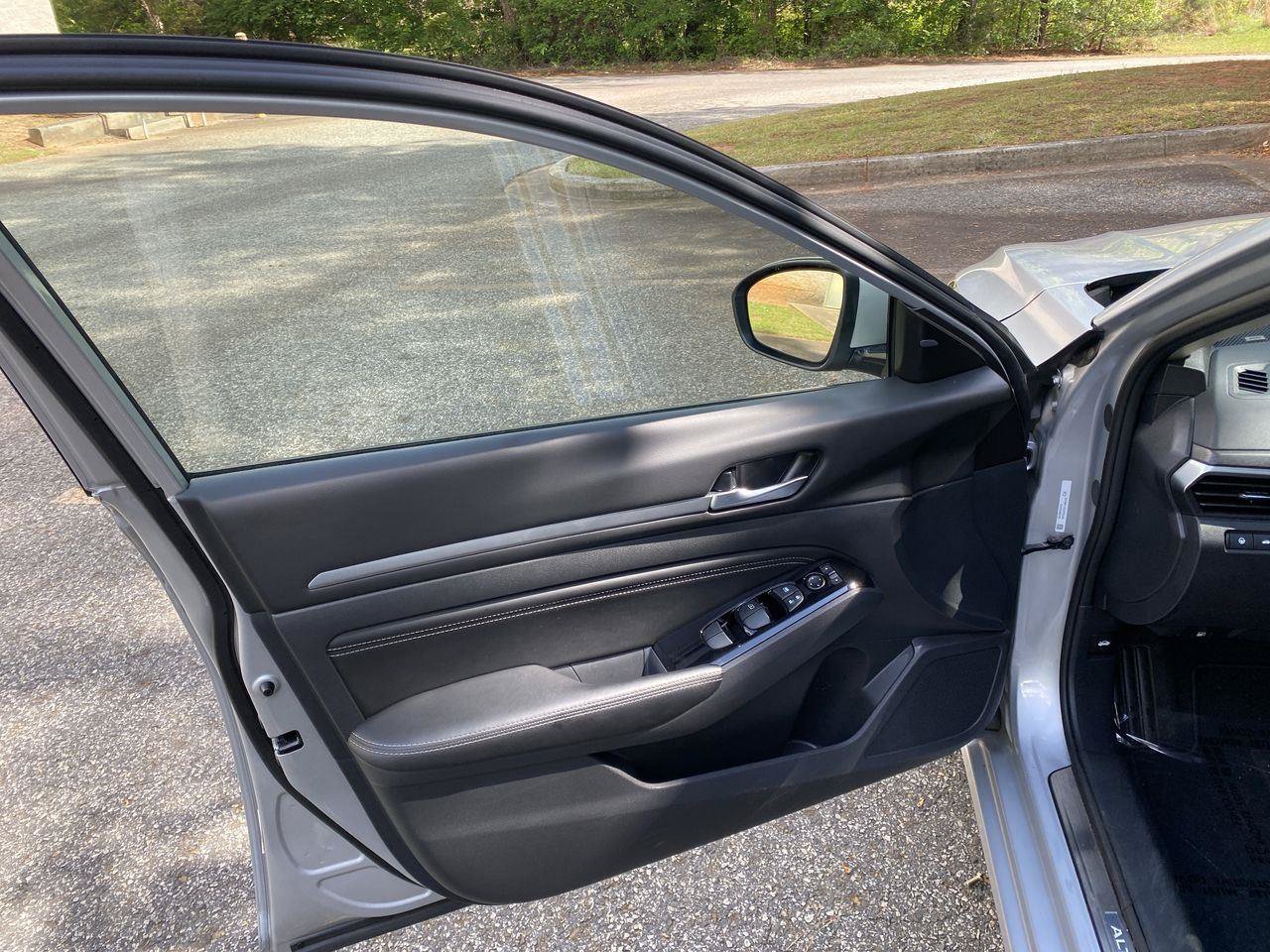 Used 2023 Nissan Altima 2.5 SL AWD/4WD image 17