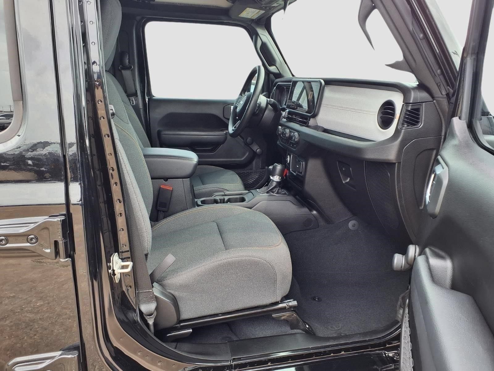 Used 2024 Jeep Gladiator Sport AWD/4WD image 4