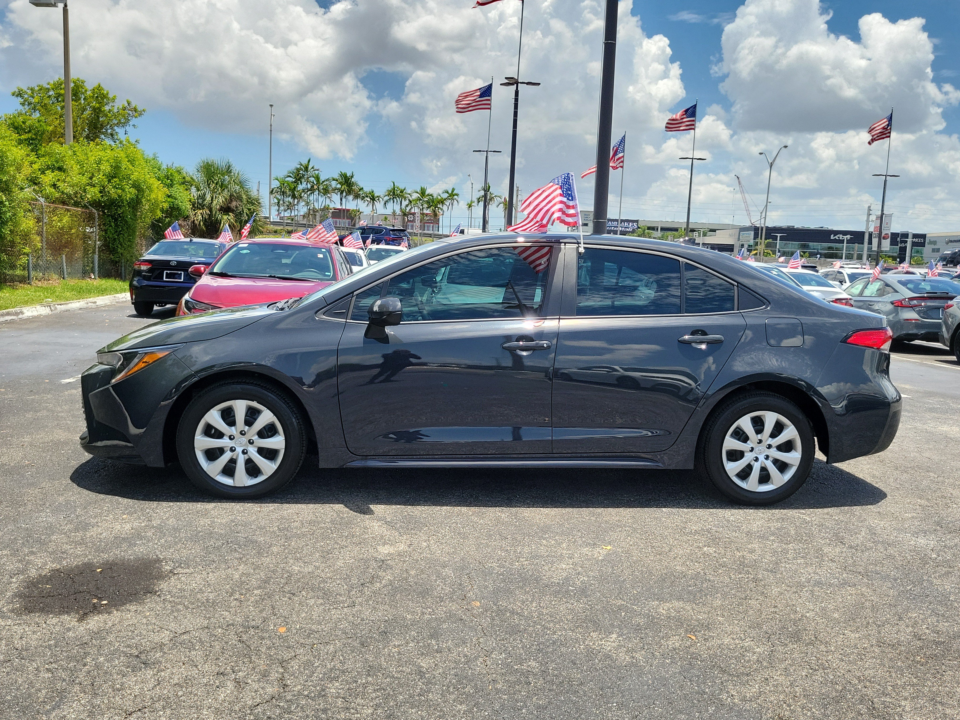 Used 2025 Toyota Corolla LE w/ Convenience Package FWD image 7
