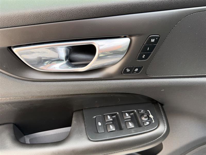 Used 2023 Volvo S60 B5 Core image 28