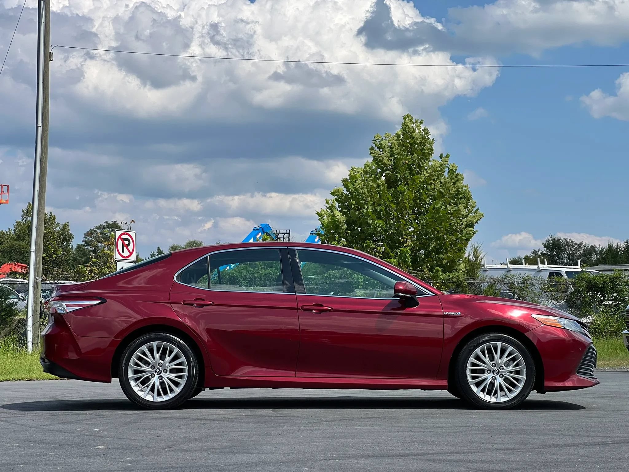 Used 2018 Toyota Camry XLE FWD image 6