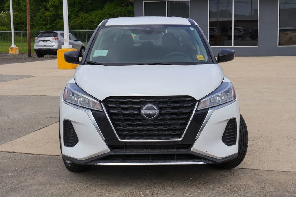 Certified 2025 Nissan Kicks Play S FWD image 23