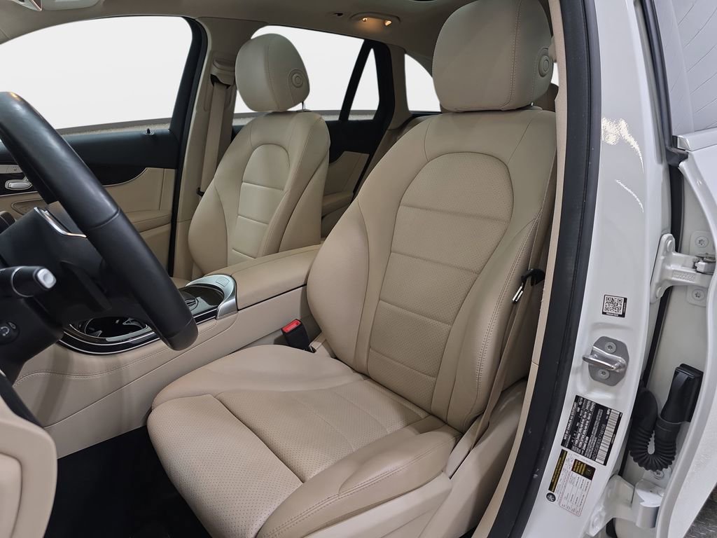 Used 2020 Mercedes-Benz GLC 300 4MATIC image 14