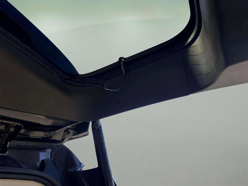 Used 2015 GMC Yukon Denali w/ Premium Package image 28