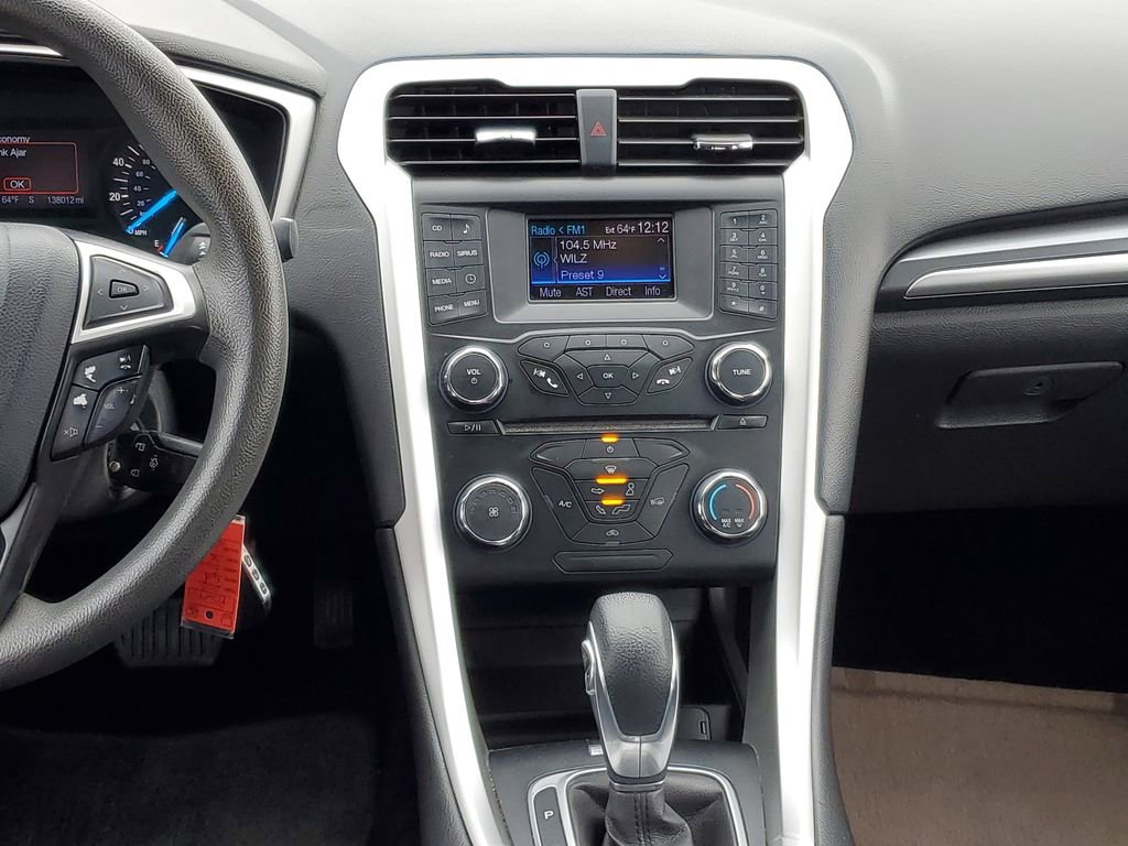 Used 2013 Ford Fusion SE image 25