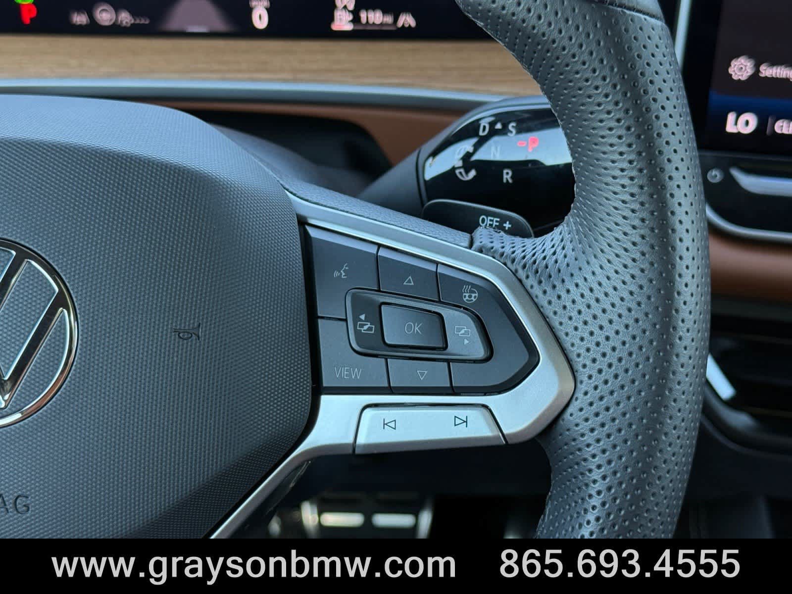 Used 2026 Volkswagen Tiguan SEL R-Line AWD/4WD image 24