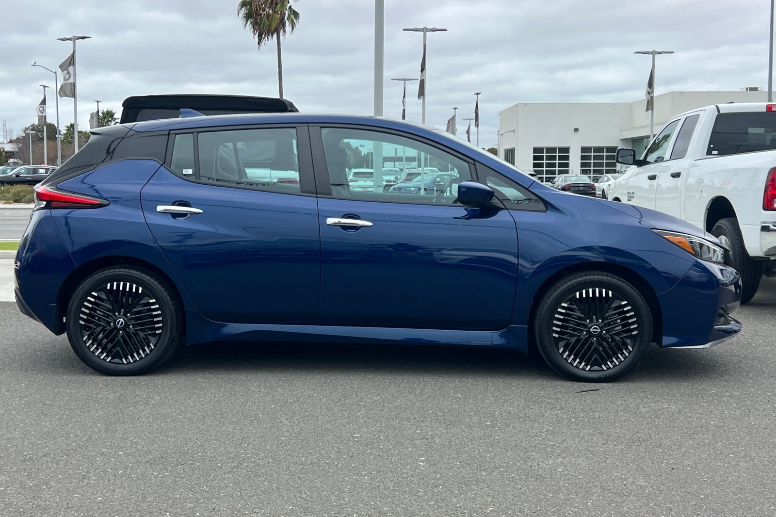 Certified 2024 Nissan Leaf SV Plus FWD image 3