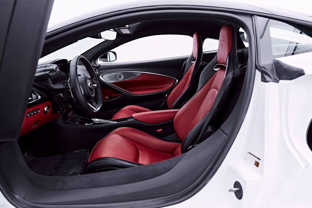 Used 2024 McLaren Artura RWD image 49
