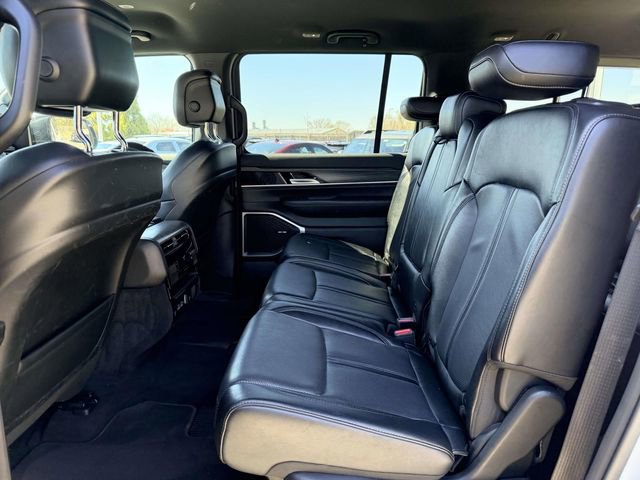 Used 2024 Jeep Wagoneer Series II image 13