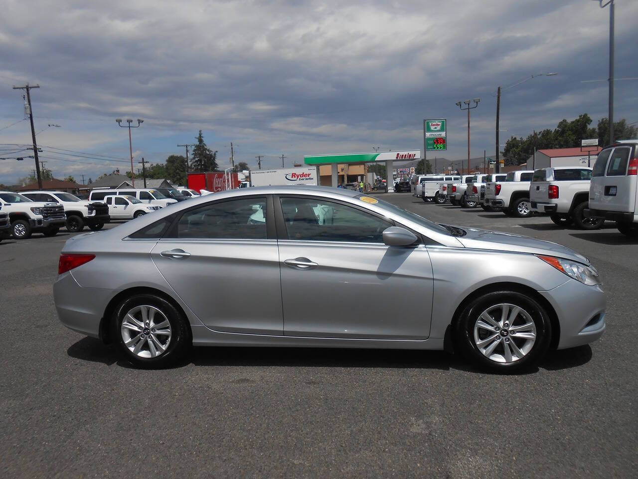 Used 2011 Hyundai Sonata GLS w/ Popular Equipment Pkg 2 FWD image 2