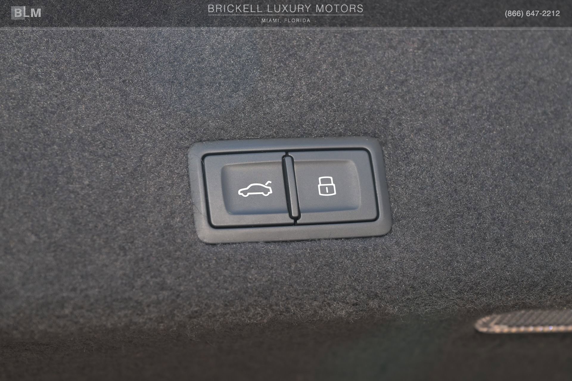 Used 2020 Lamborghini Urus image 17