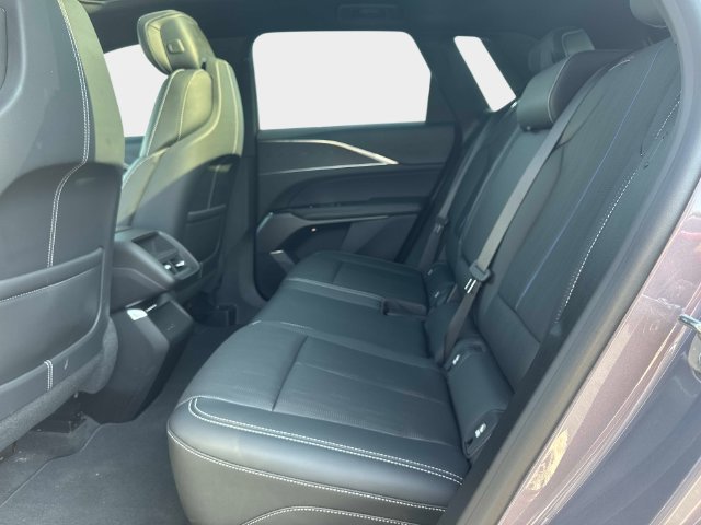 Certified 2024 Cadillac Lyriq Luxury AWD/4WD image 11