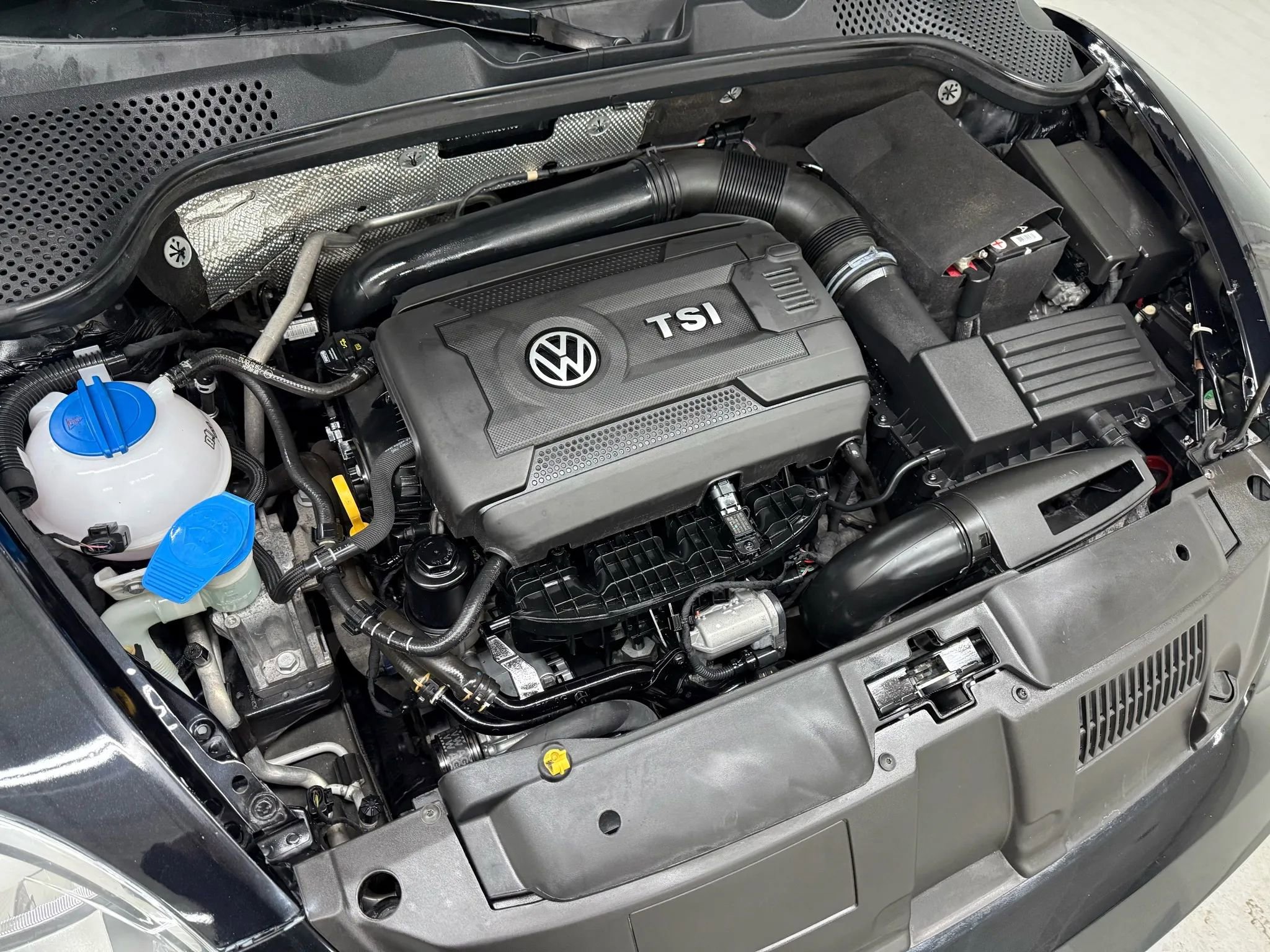 Used 2017 Volkswagen Beetle 1.8T S image 38