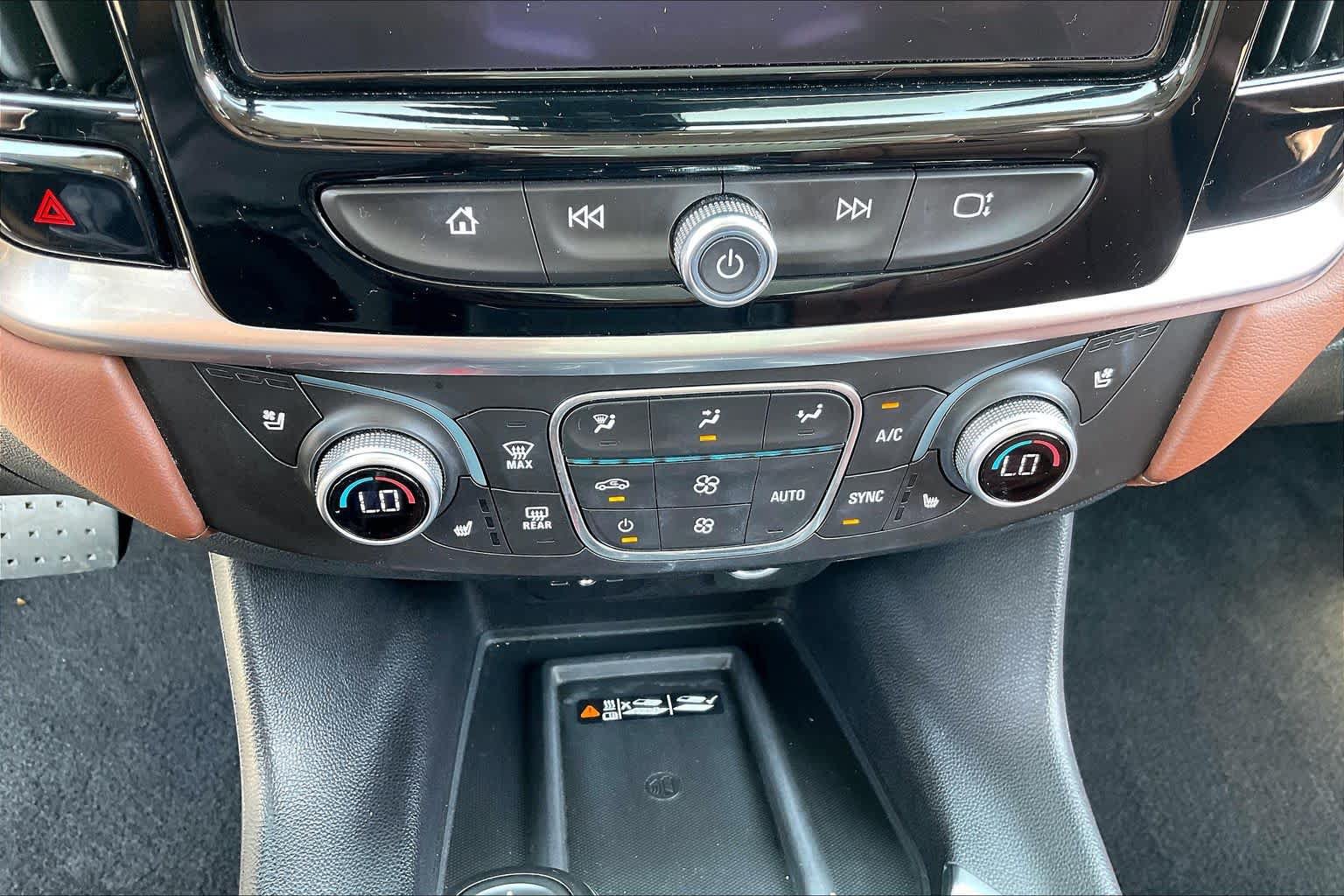 Used 2018 Chevrolet Traverse High Country AWD/4WD image 33