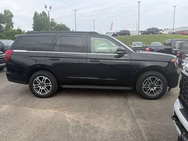 Used 2025 Ford Expedition Active AWD/4WD image 36