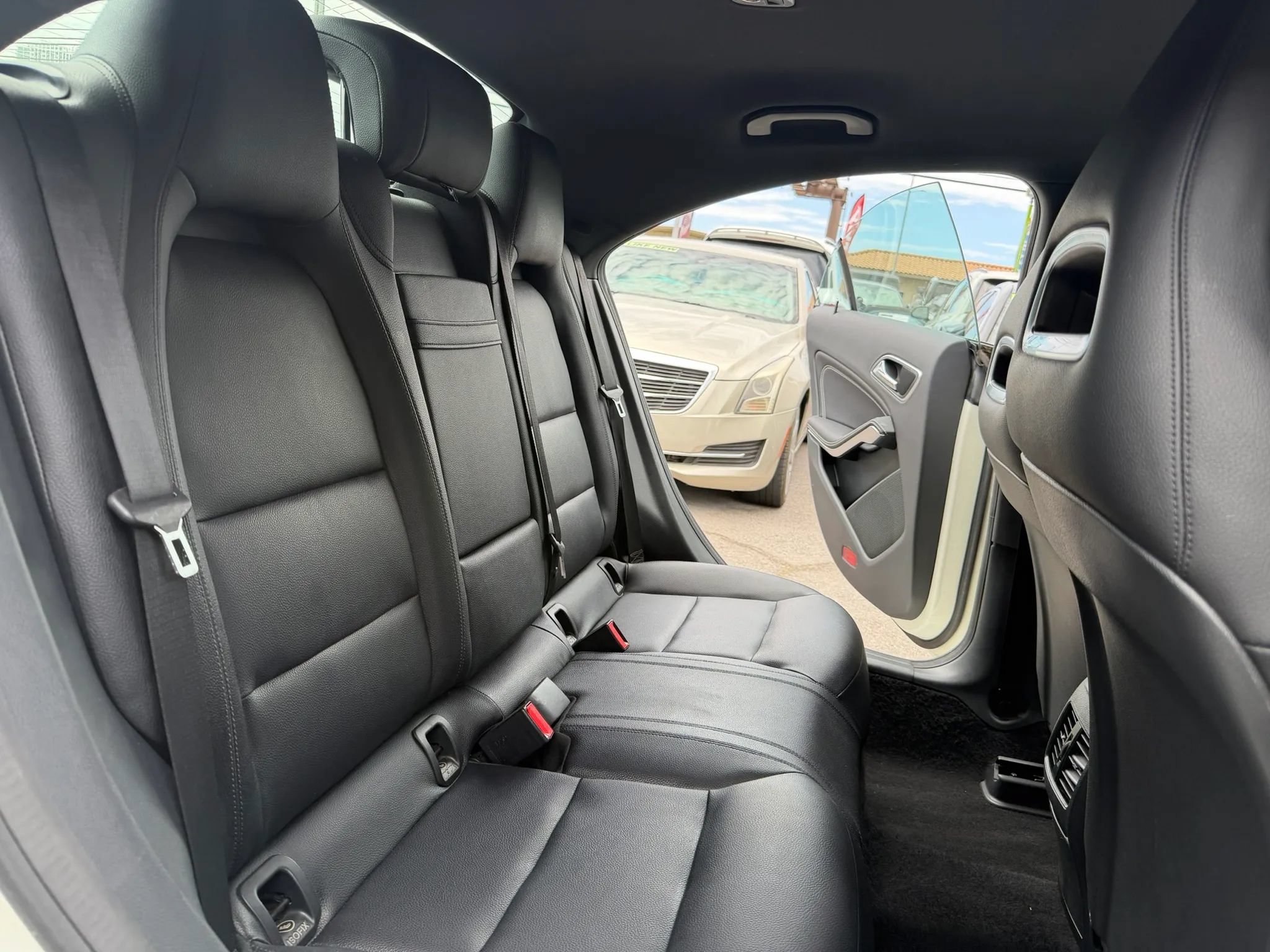 Used 2015 Mercedes-Benz CLA 250 image 13