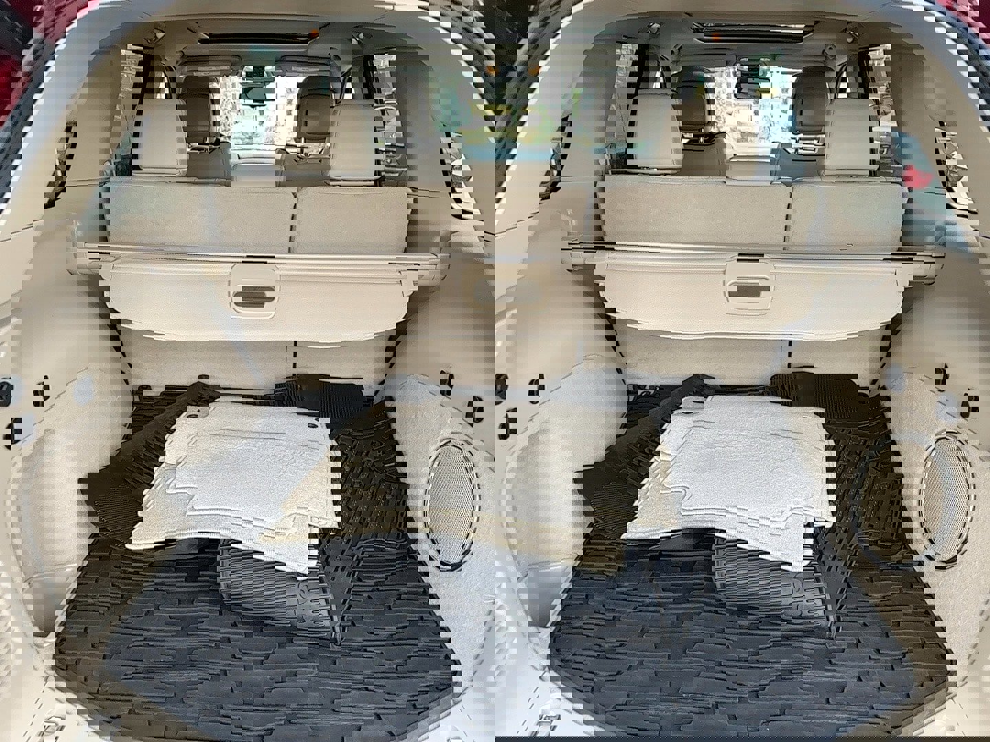 Used 2015 Jeep Grand Cherokee Overland w/ Advanced Technology Group image 29