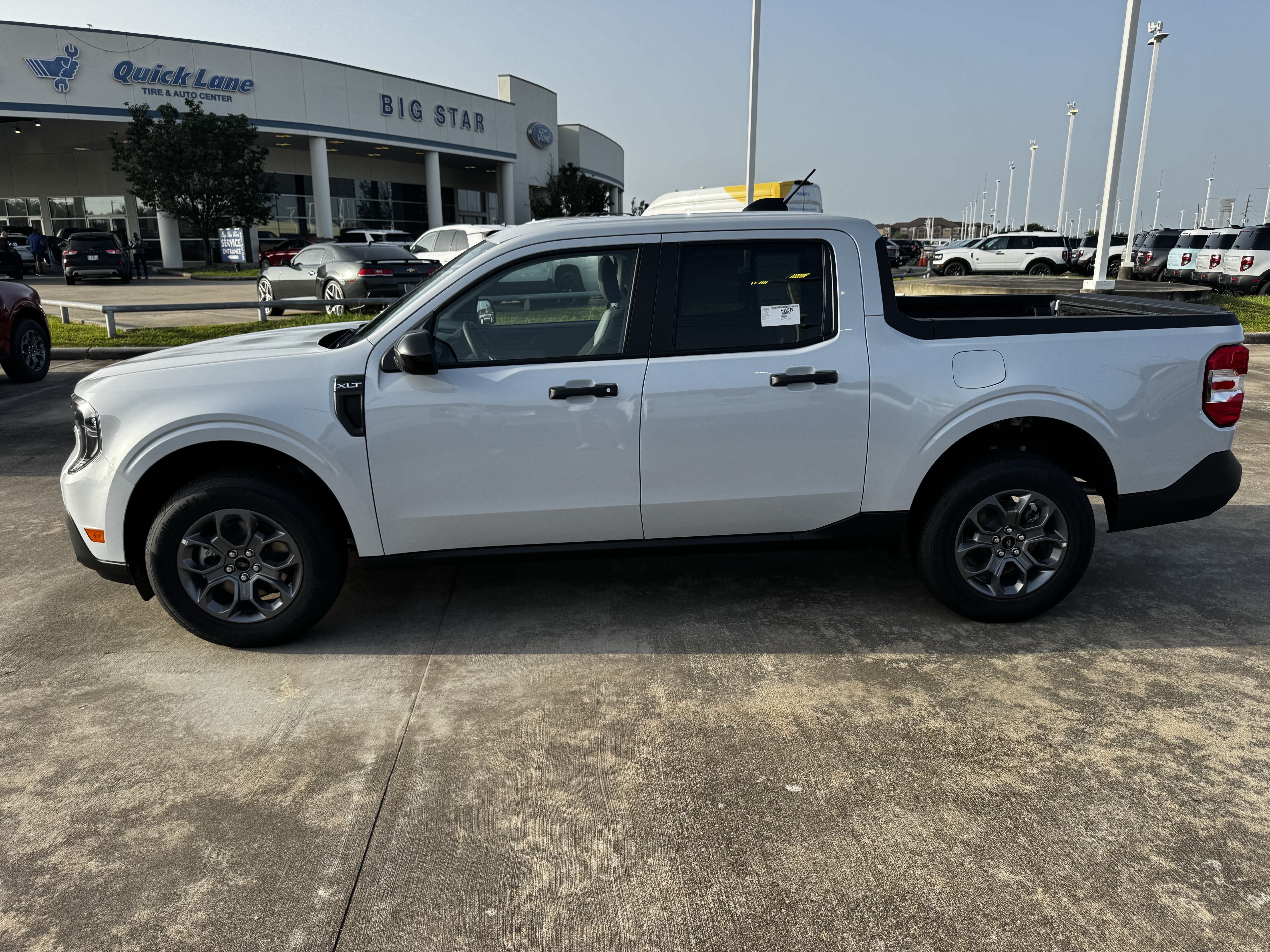 New 2026 Ford Maverick XLT w/ XLT Luxury Package FWD image 3