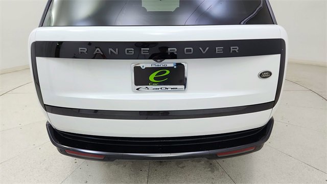 Used 2023 Land Rover Range Rover Long Wheelbase Autobiography image 11