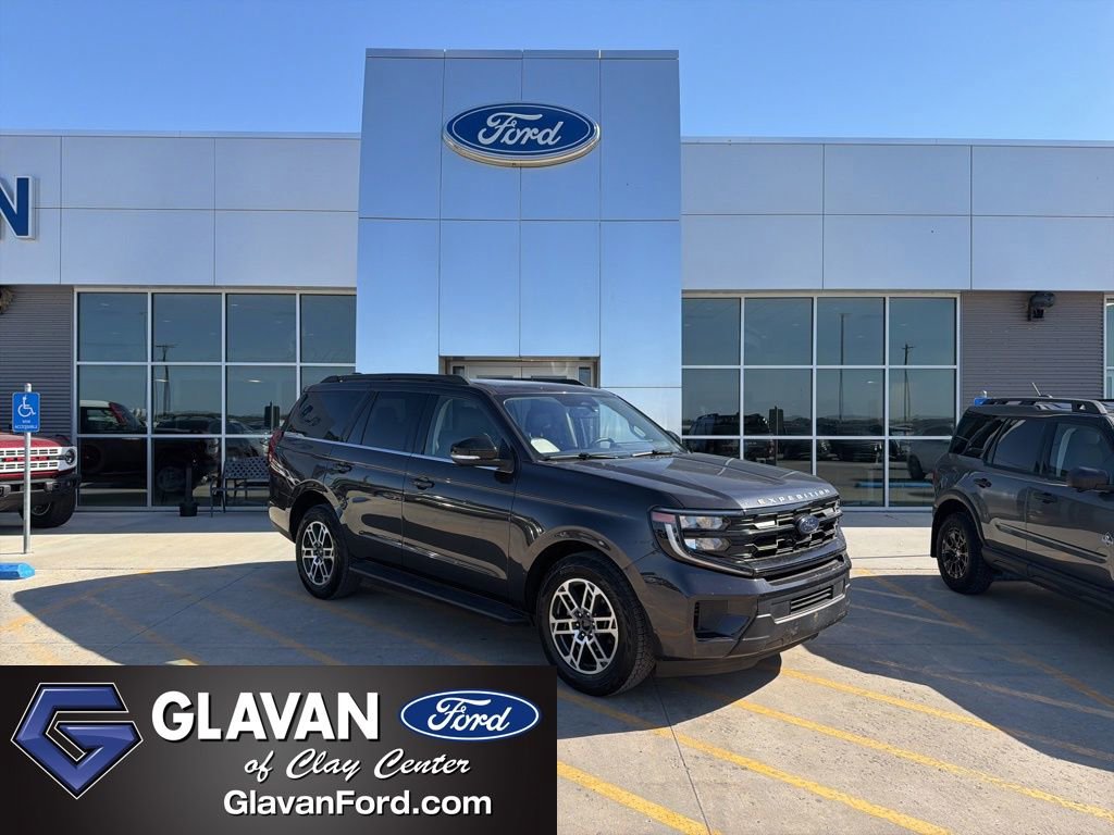 Used 2025 Ford Expedition Active AWD/4WD video 1