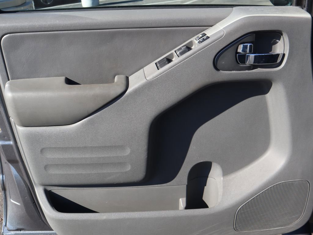 Used 2016 Nissan Frontier SL w/ Moonroof Package image 20