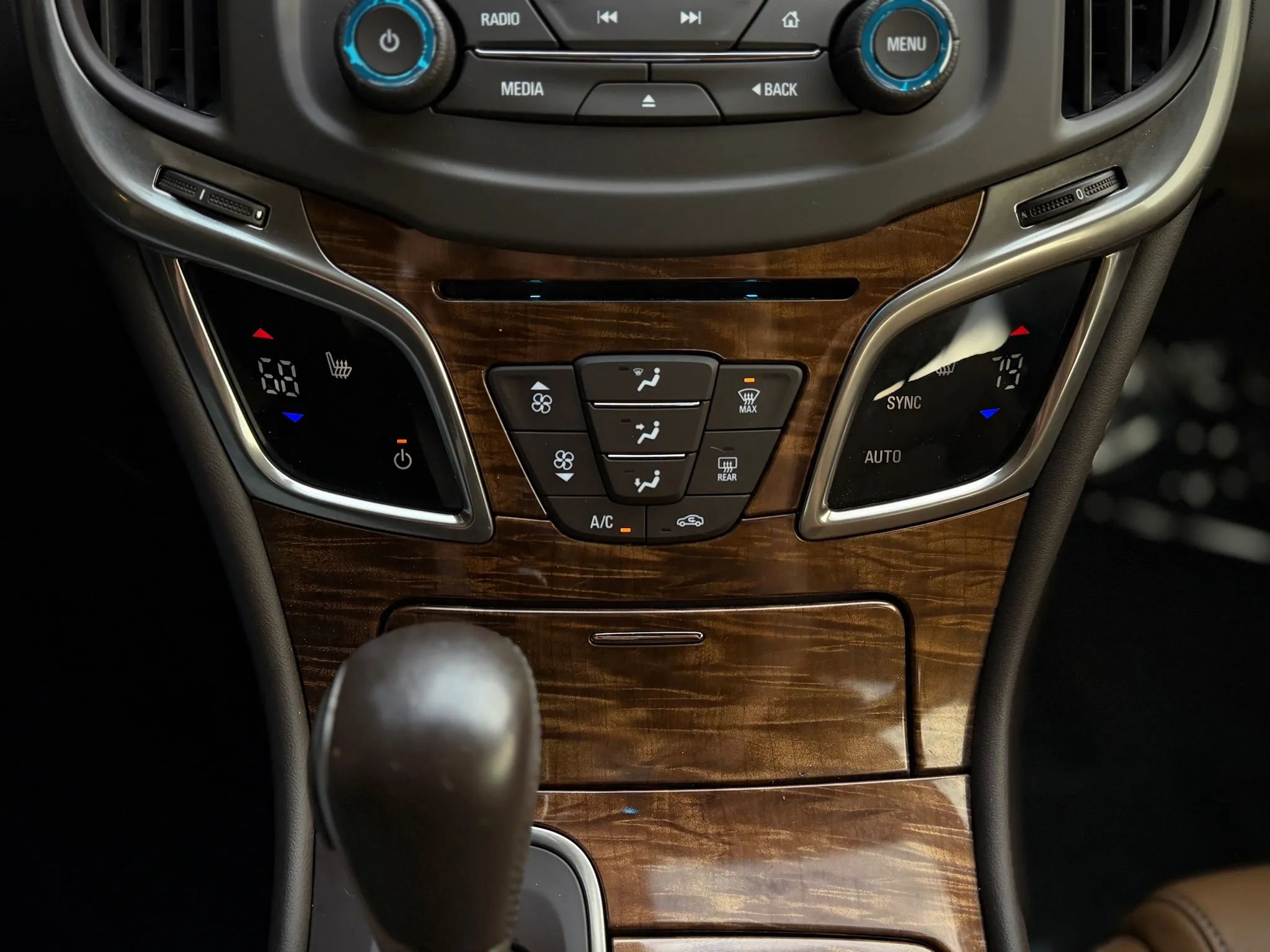 Used 2014 Buick LaCrosse Leather image 17