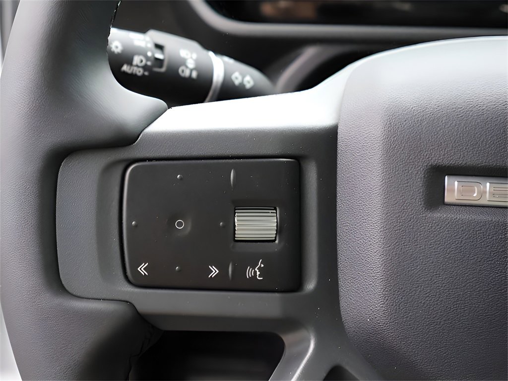 New 2025 Land Rover Defender 90 X-Dynamic SE image 33