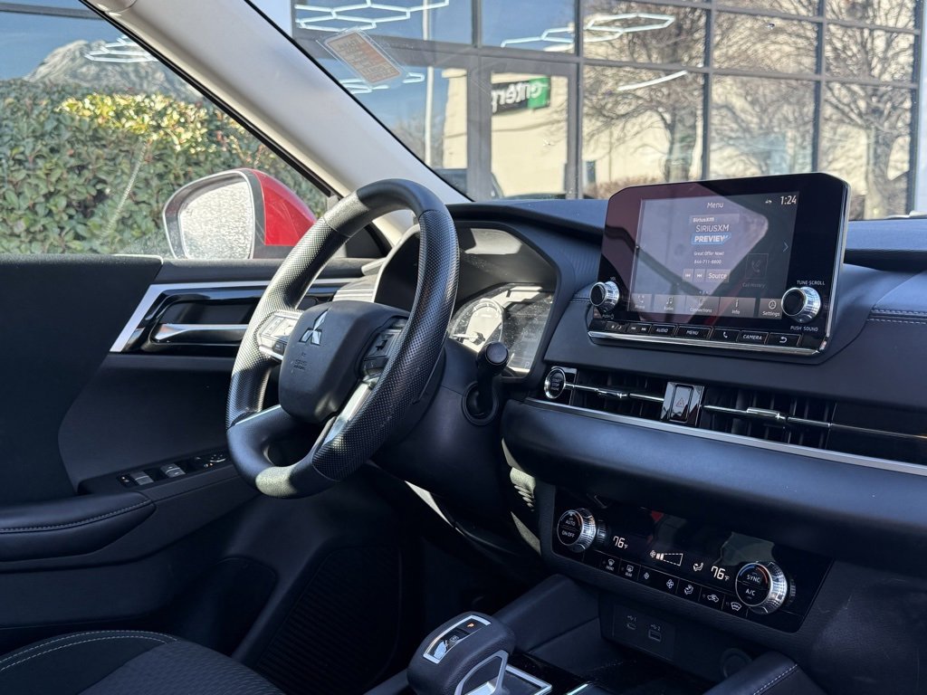 Used 2022 Mitsubishi Outlander ES image 27