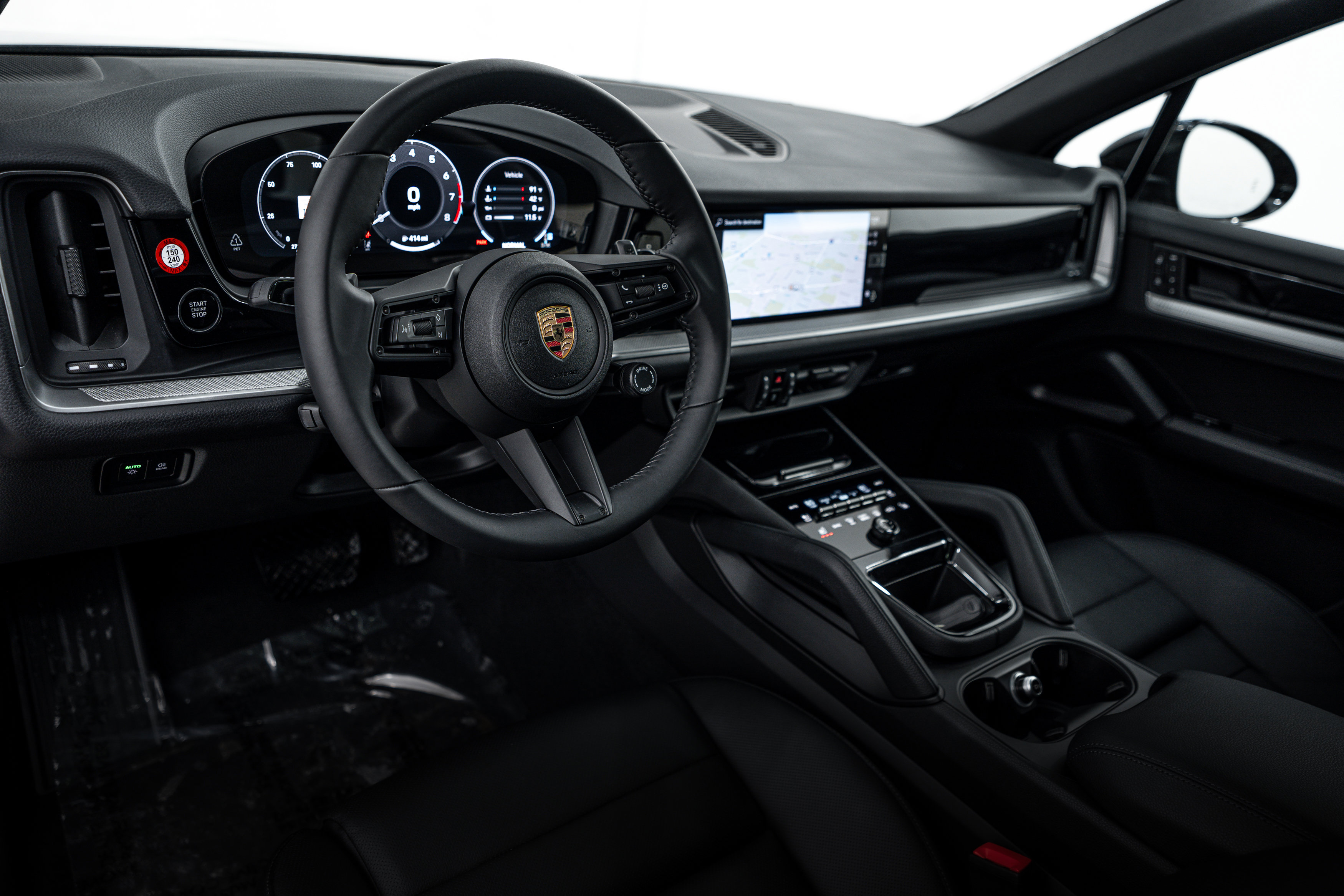 Certified 2025 Porsche Cayenne image 4