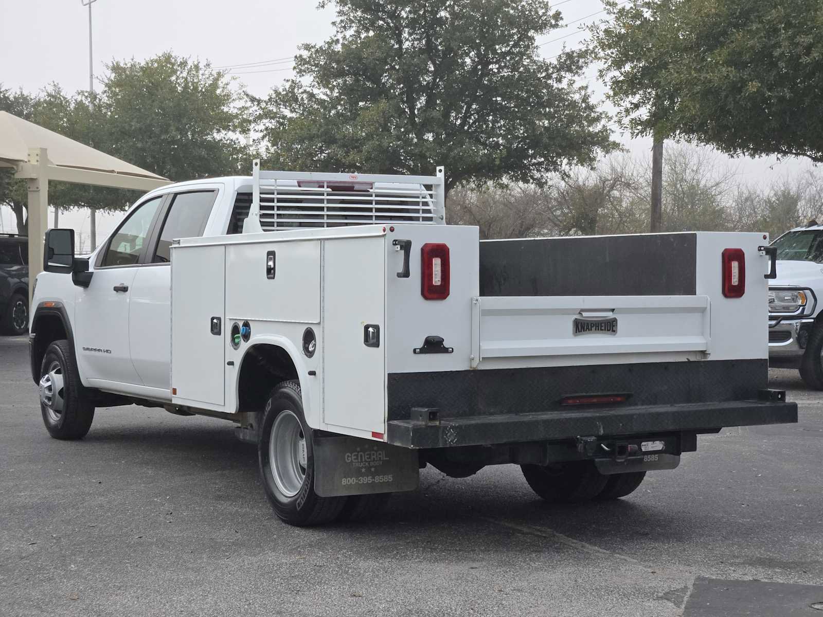 Used 2024 GMC Sierra 3500 Pro w/ Convenience Package image 5