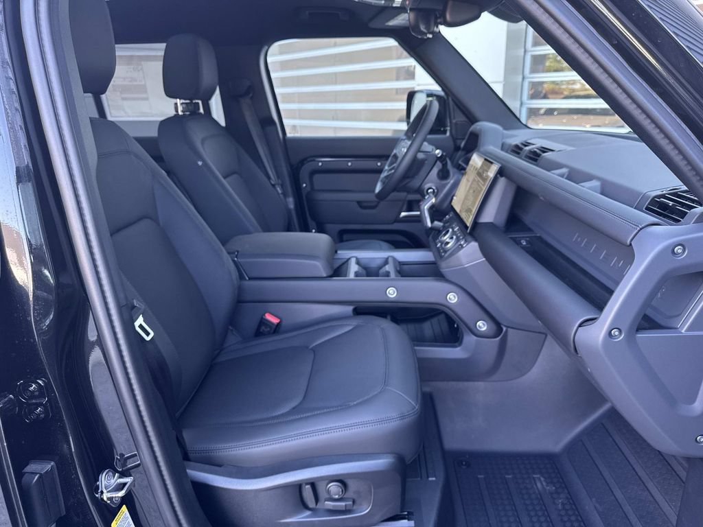 New 2026 Land Rover Defender 110 X-Dynamic SE AWD/4WD image 9
