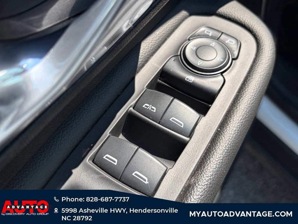 Used 2024 GMC Terrain SLE AWD/4WD image 25