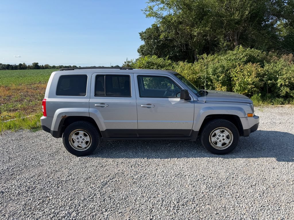 Used 2016 Jeep Patriot Sport w/ Power Value Group AWD/4WD image 14