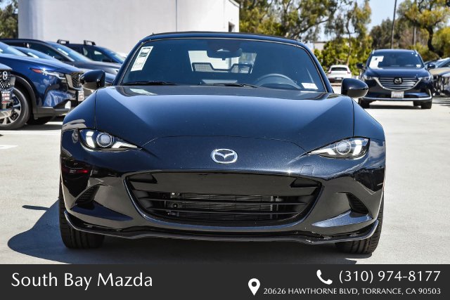 New 2026 MAZDA MX-5 Miata Club w/ Appearance Package RWD image 2