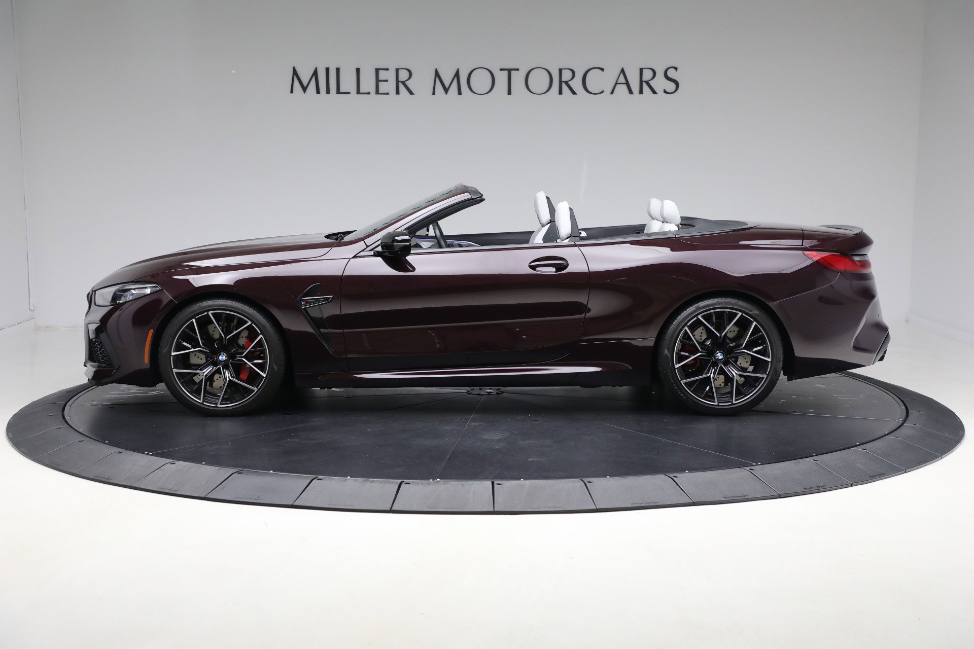 Used 2022 BMW M8 Competition AWD/4WD image 3