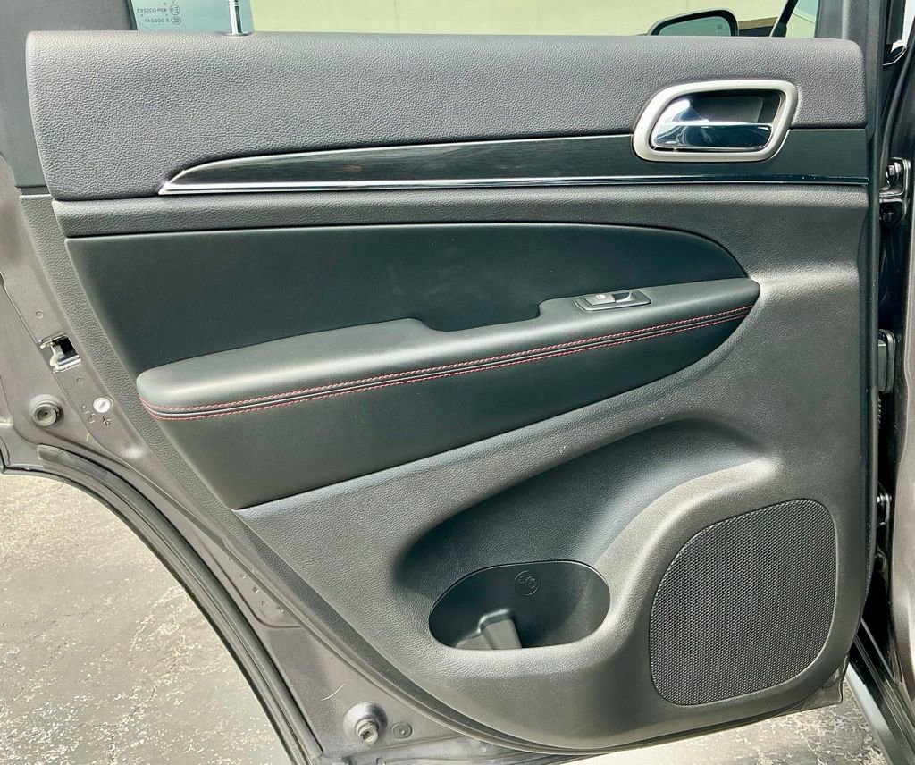 Used 2017 Jeep Grand Cherokee Trailhawk w/ Trailhawk Luxury Group image 32