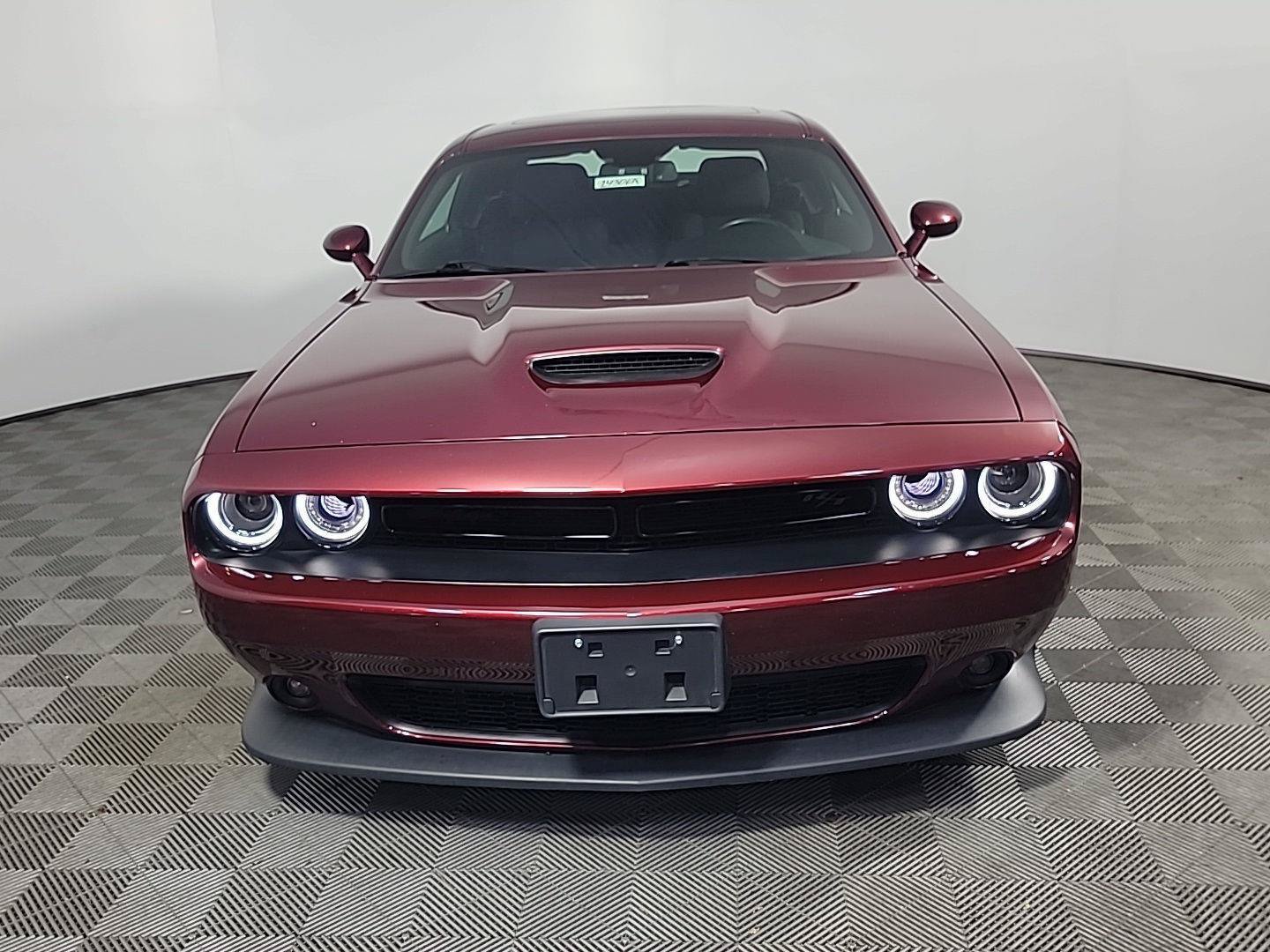 Used 2022 Dodge Challenger R/T w/ Driver Convenience Group RWD image 12