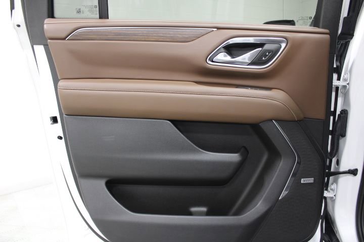 Used 2023 Chevrolet Suburban High Country image 23