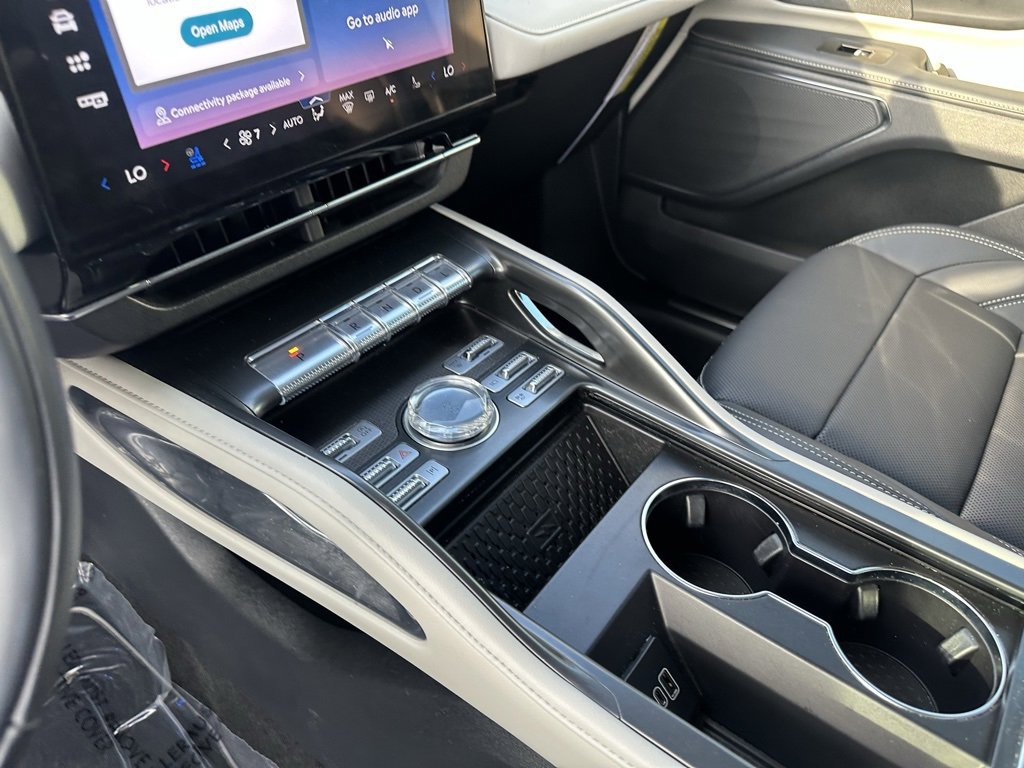 Used 2024 Lincoln Nautilus Premier image 15