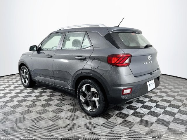 Certified 2025 Hyundai Venue SEL FWD image 5